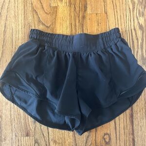 lululemon black hotty hots 2.5 inseam low rise
